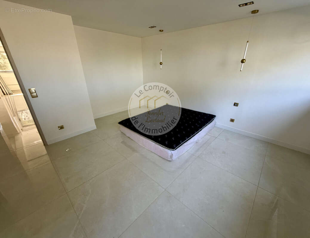 Appartement à MARSEILLE-9E