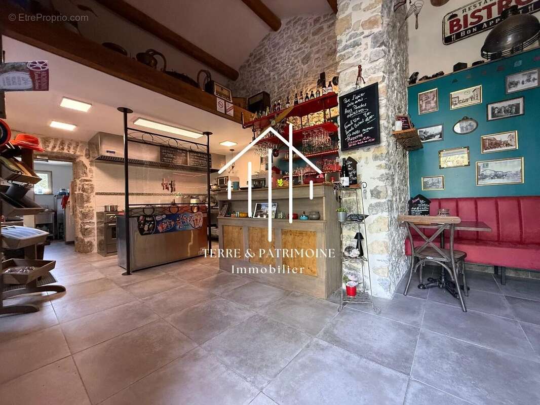 Commerce à CHANDOLAS