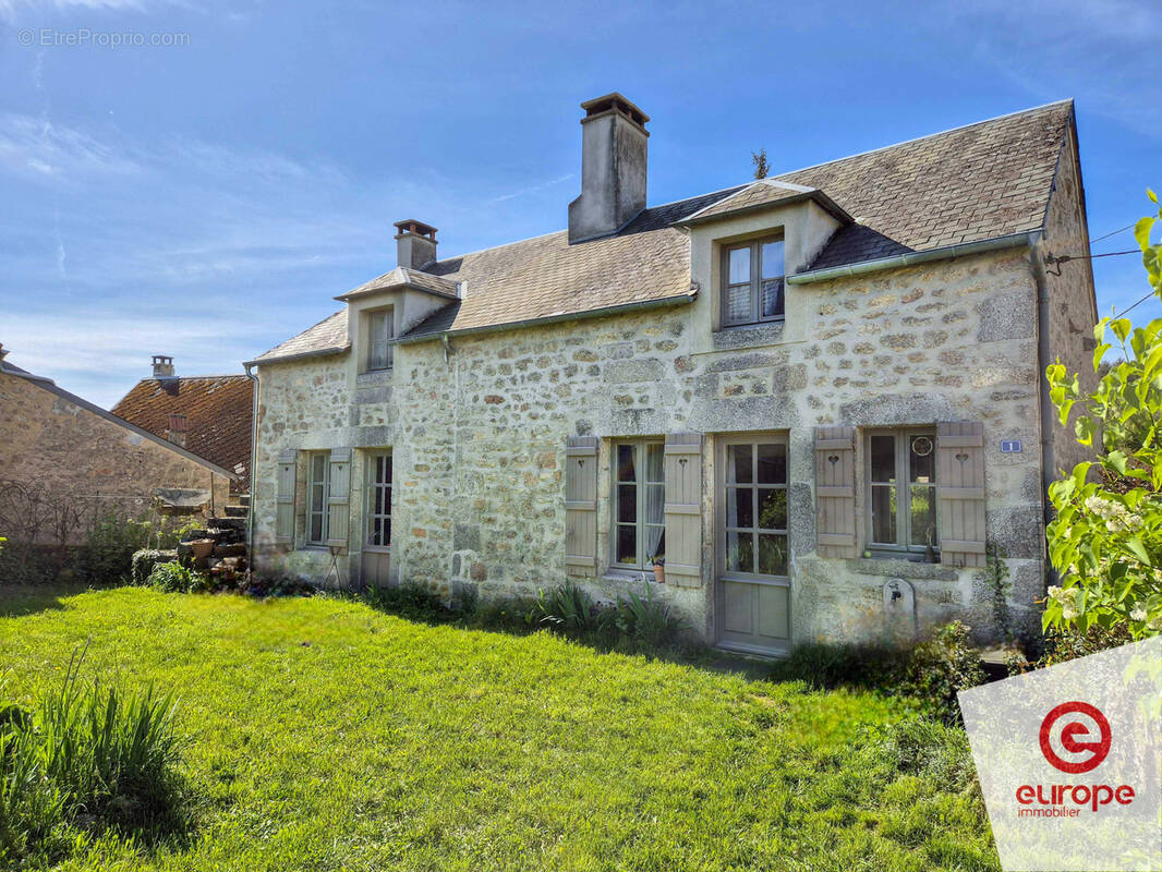 Maison à SAINT-MARTIN-DU-PUY