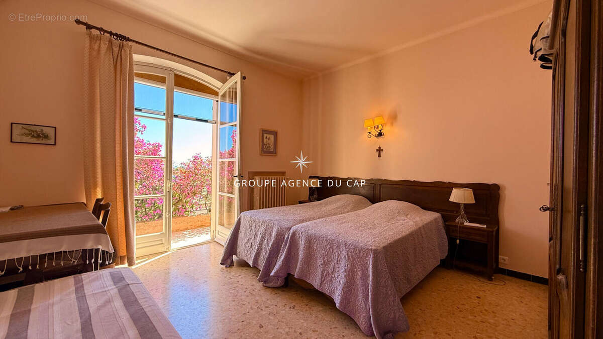 Maison à LES ISSAMBRES