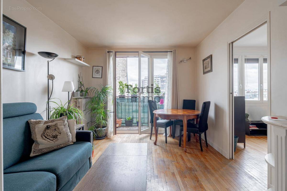Appartement à PARIS-20E