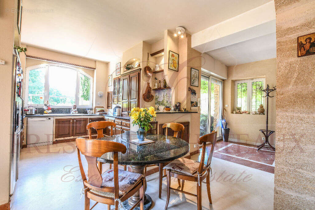 Maison à SAINTE-CECILE-LES-VIGNES