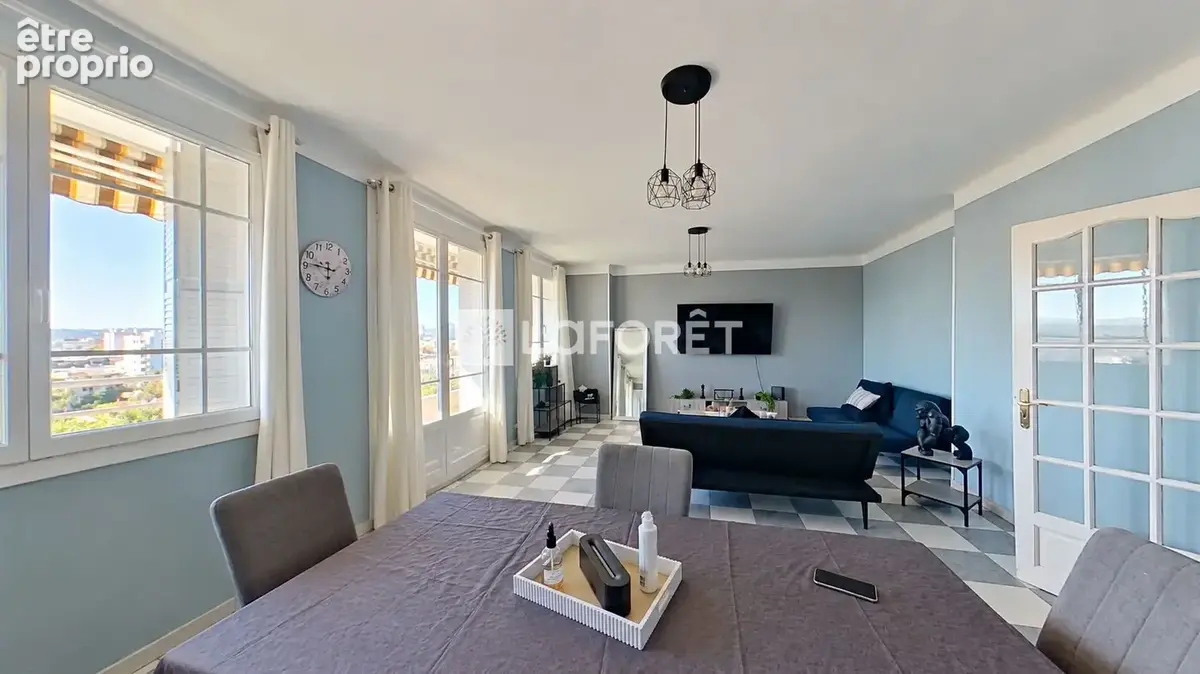 Appartement traversant avec vue panoramique sur Lyon et Fourvière - photo 2