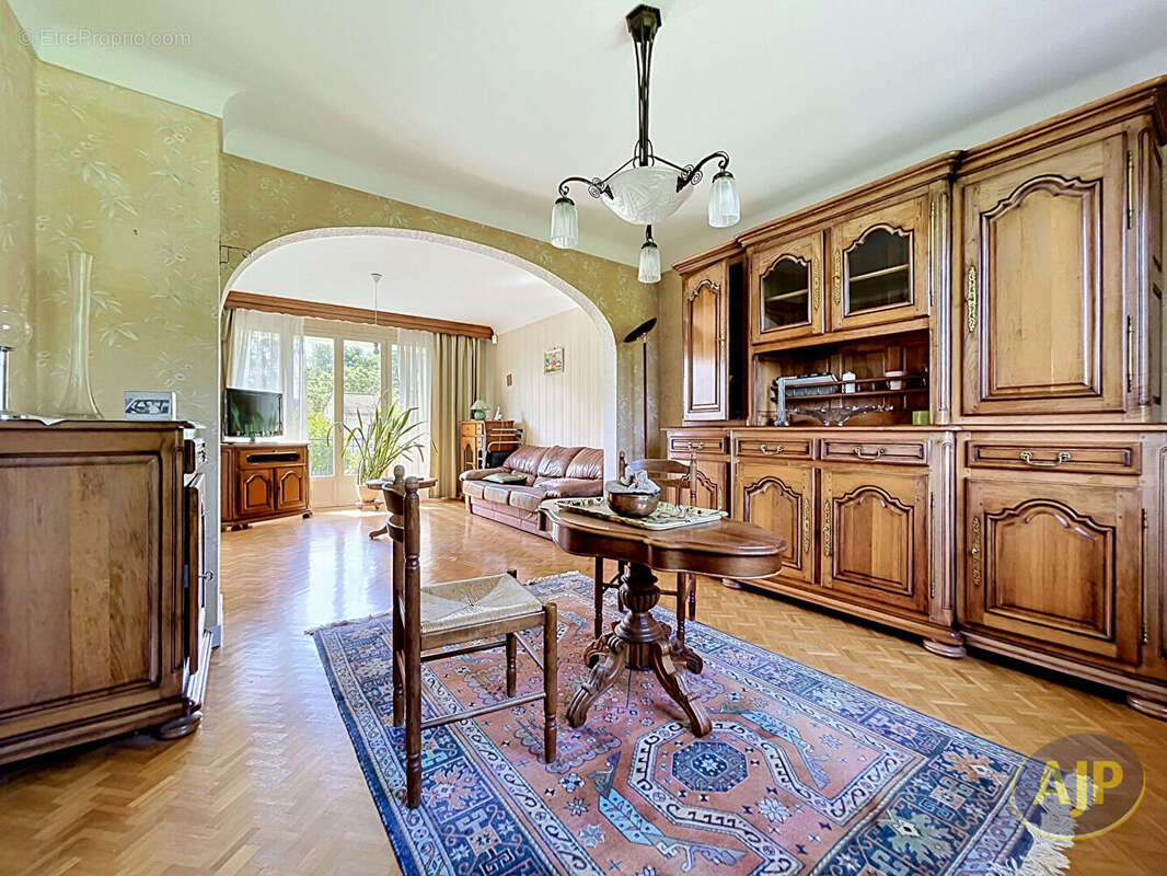 Maison à BOUGUENAIS