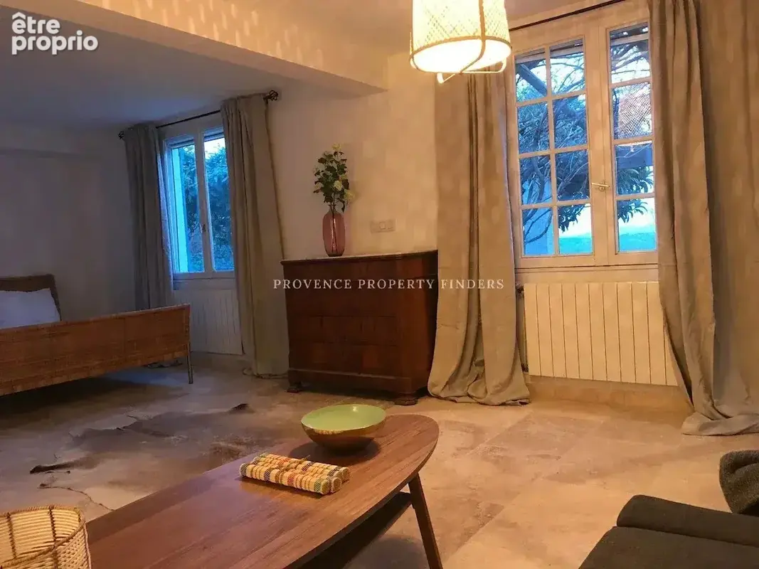 LORGUES – Un véritable havre de paix avec vue panoramique et piscine. - photo 34