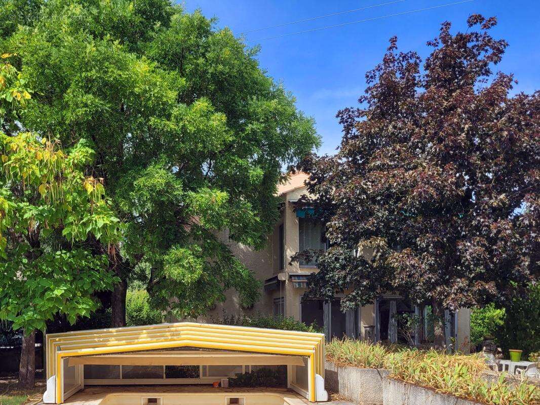 Maison à VINON-SUR-VERDON