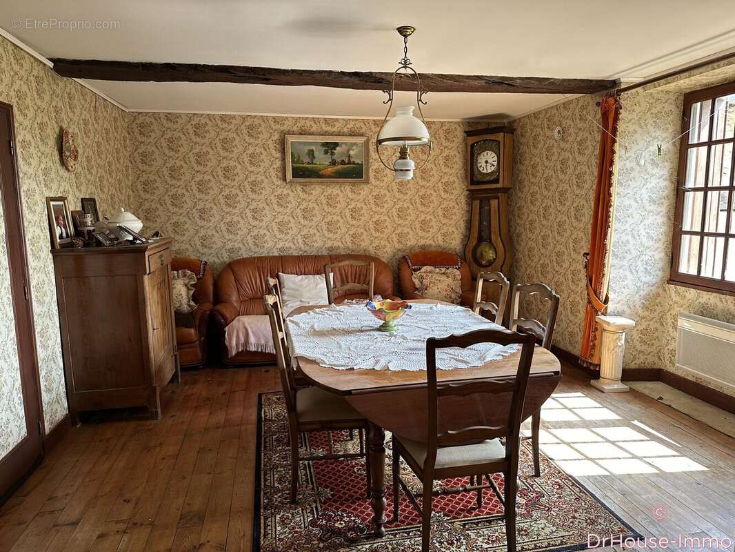 Maison 90 m² à Saint-Aquilin  - photo 9