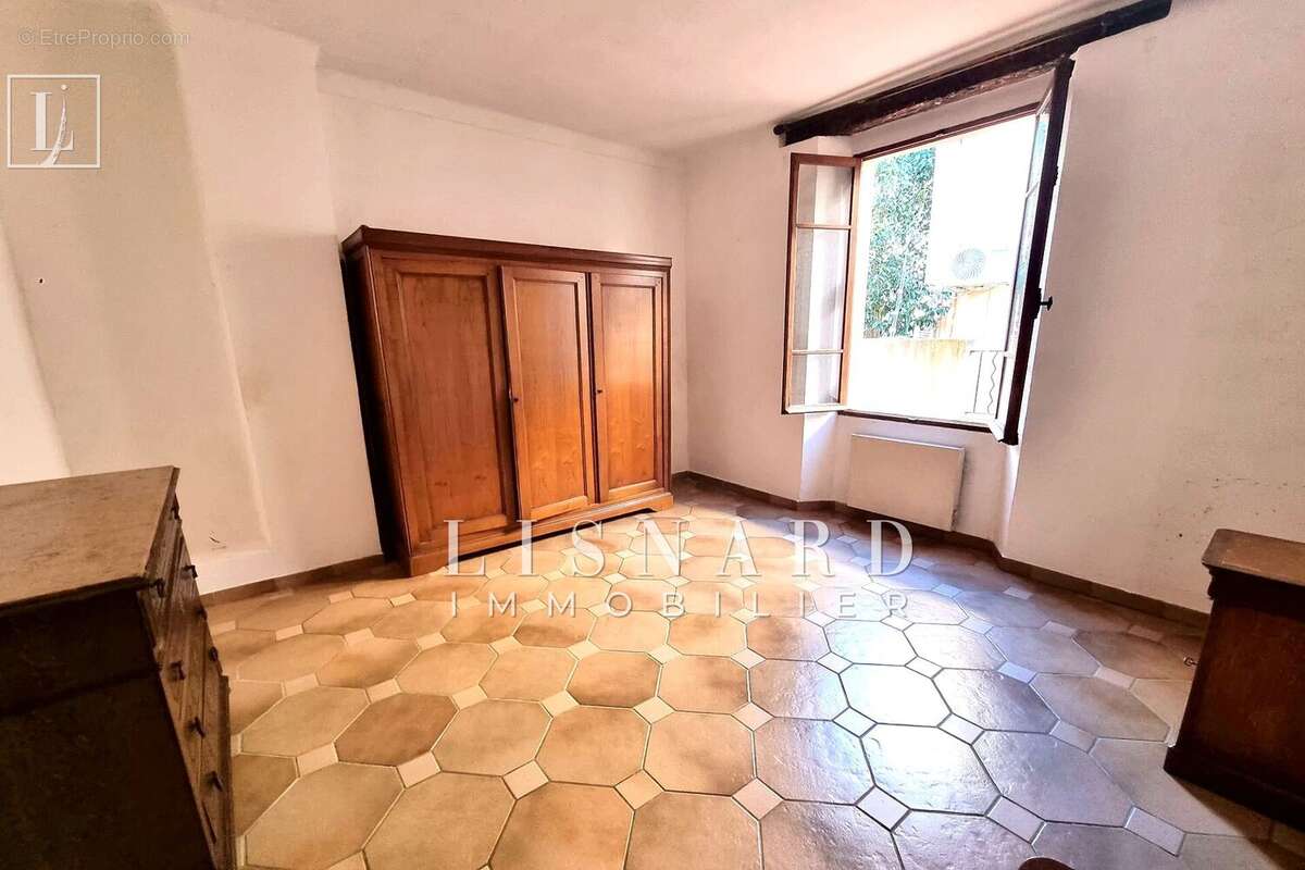 Appartement à VALLAURIS