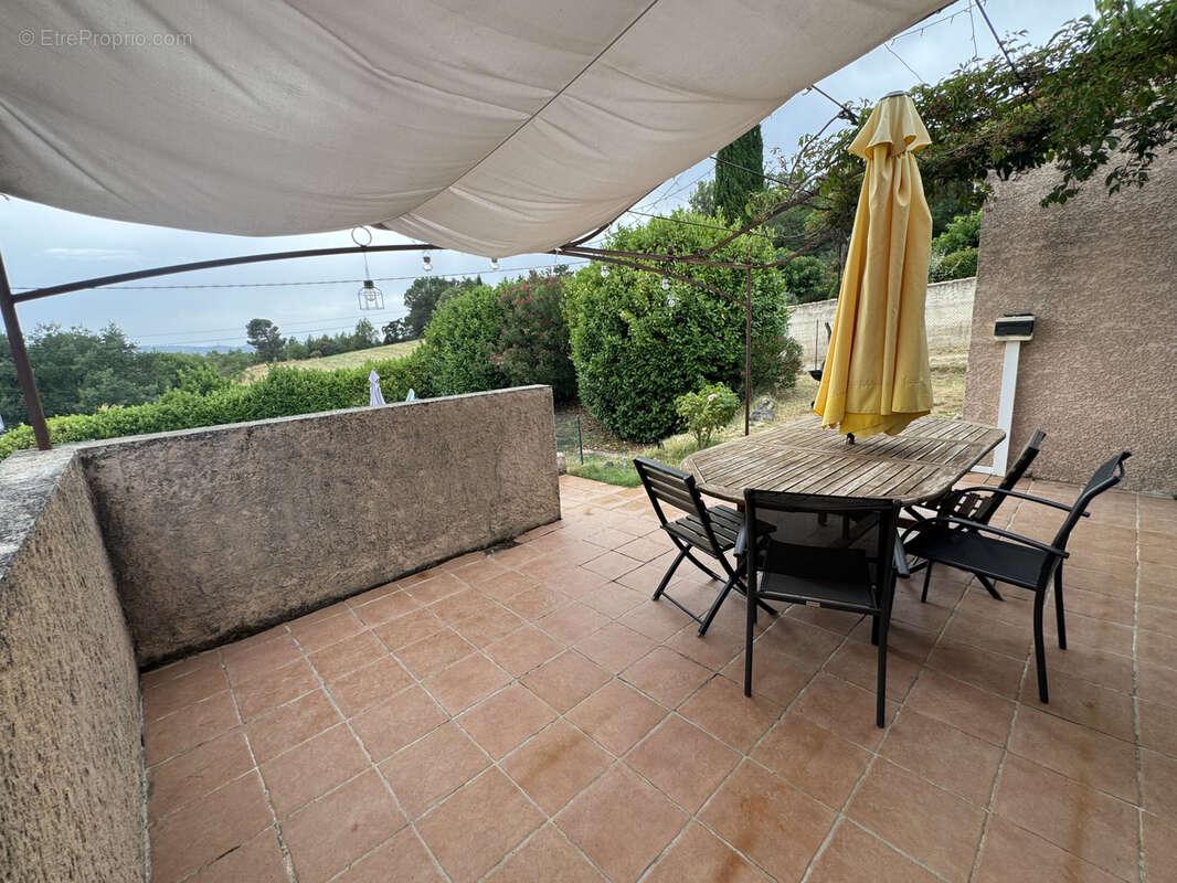 Maison 88 m² à Villelaure  - photo 2