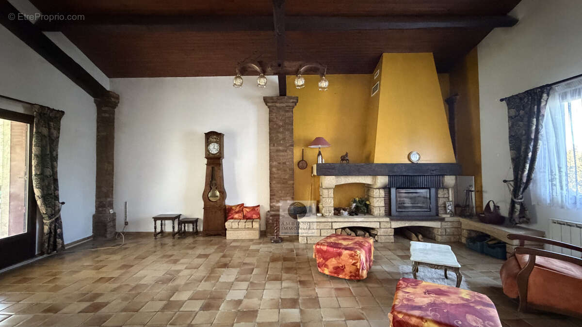 Maison à CHATEAUNEUF-SUR-ISERE