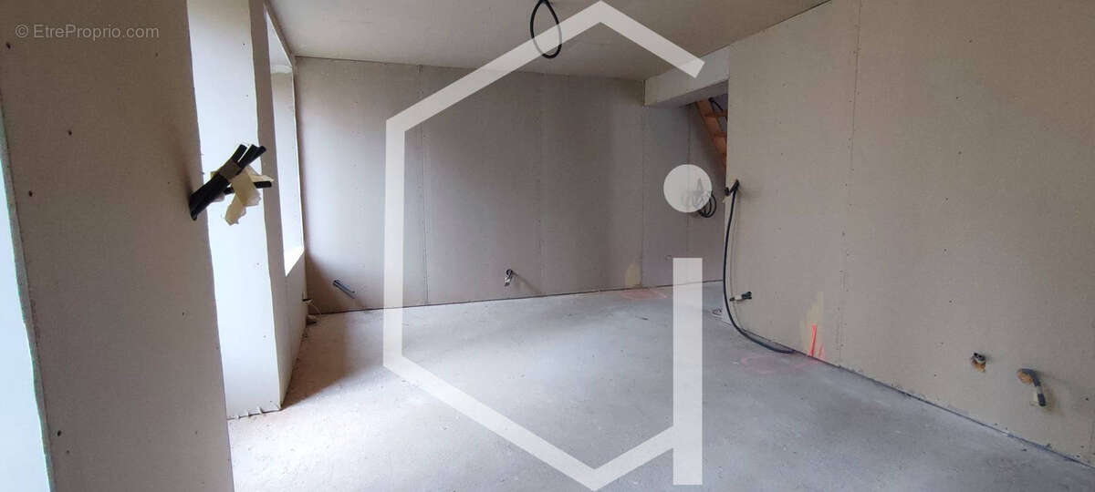 Maison à SURY-EN-VAUX