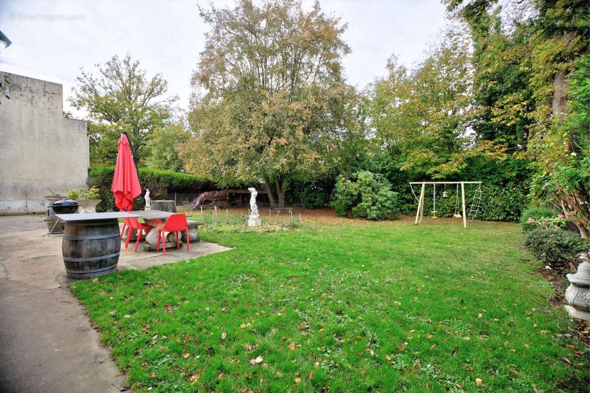 Maison à LA CELLE-SAINT-CLOUD