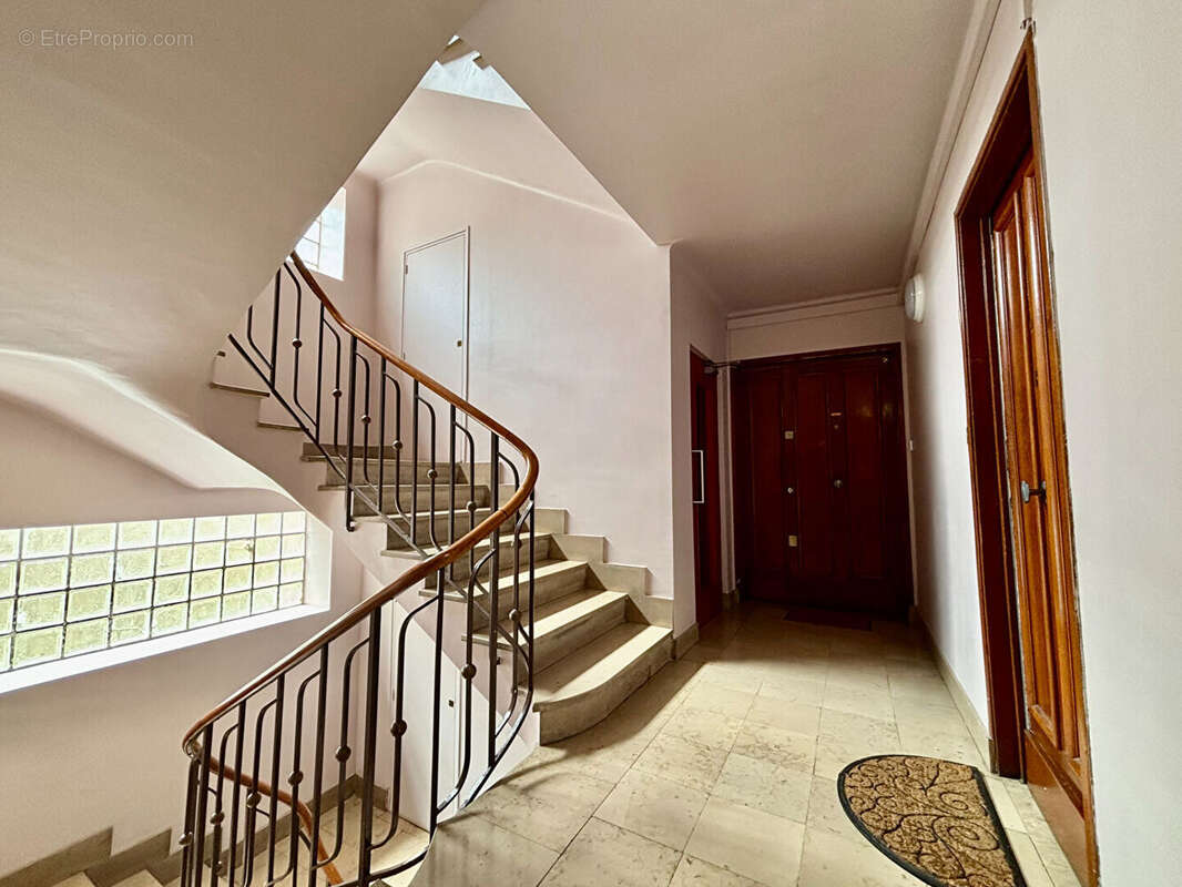 Appartement 5 pièces 150 m2 Longchamp - photo 4