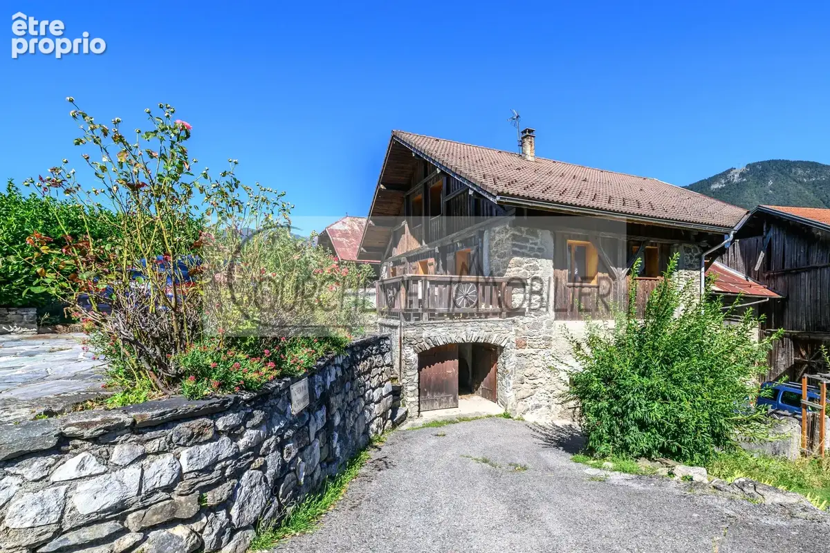 Chalet à proximité de Doucy et des 3 Vallées – Un potentiel exceptionnel - photo 3