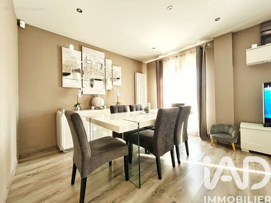 Photo 1 - Maison à BONDY