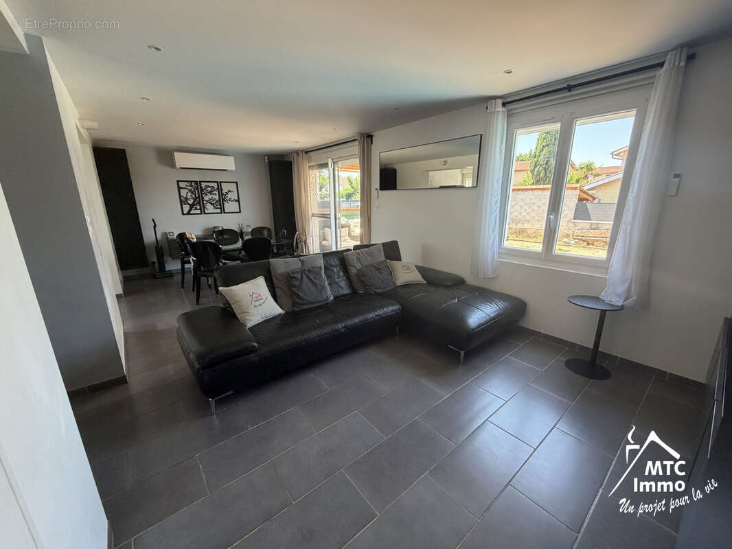 Maison 114 m2 / garage 43 m2 / terrain 700 m2 - photo 5
