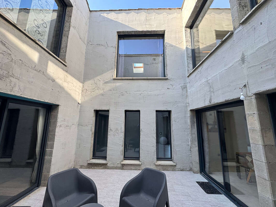 Maison - Montady - 7 pièces - 273 m² - photo 2