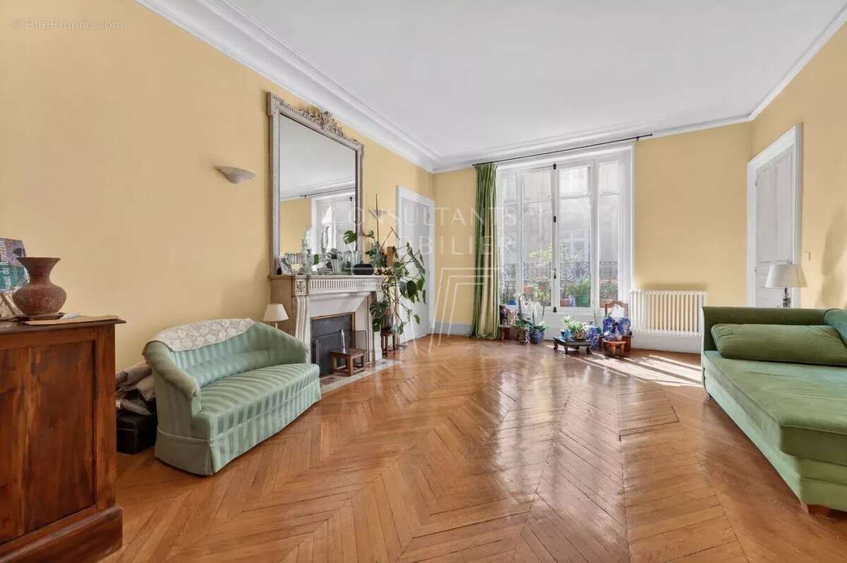 Appartement à PARIS-6E