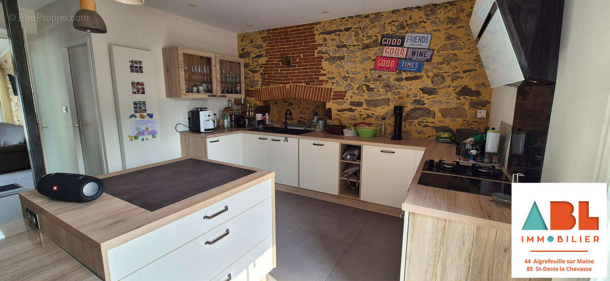 Maison à SAINT-DENIS-LA-CHEVASSE