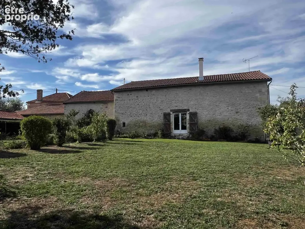 Maison 6 pièces 200 m² à vendre à Vitrac-Saint-Vincent (16310) - photo 3