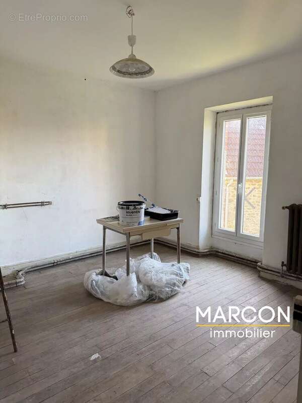 Maison à LA CHAPELLE-TAILLEFERT