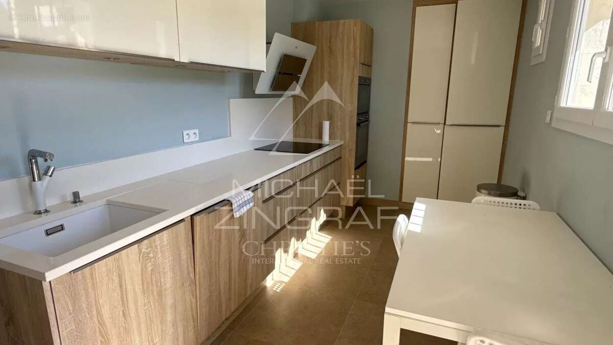 Maison à TOURRETTES-SUR-LOUP