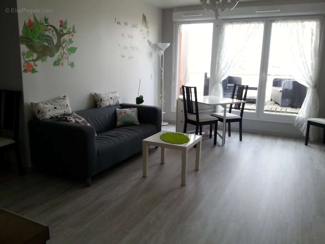 Appartement à MOISSY-CRAMAYEL