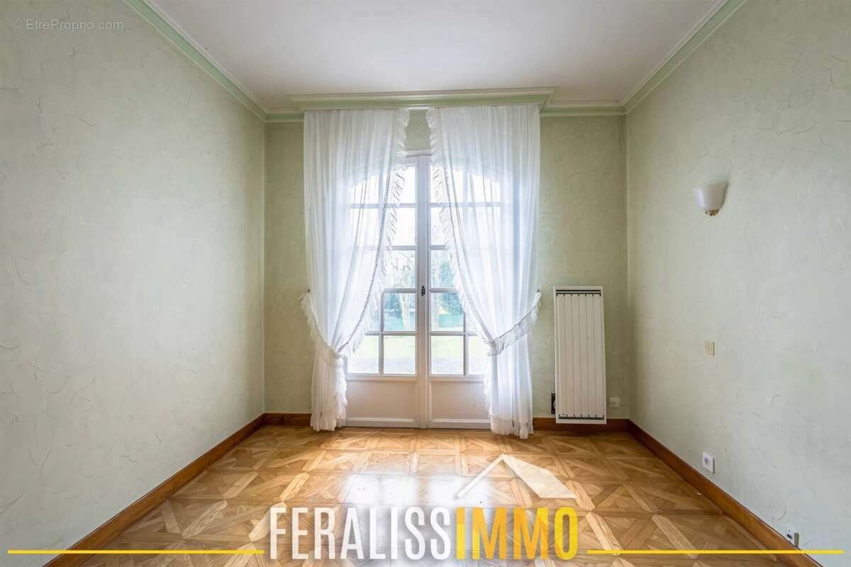 Maison à VAUX-SUR-SEINE