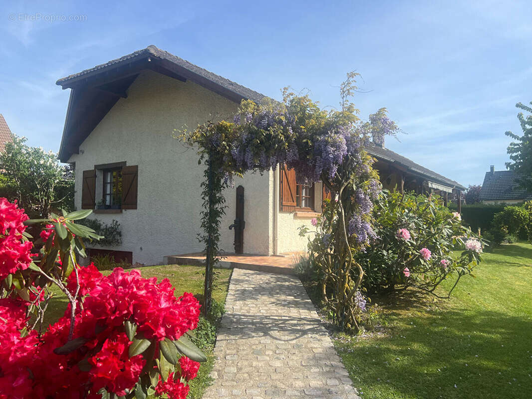 Maison à RONCHEROLLES-SUR-LE-VIVIER