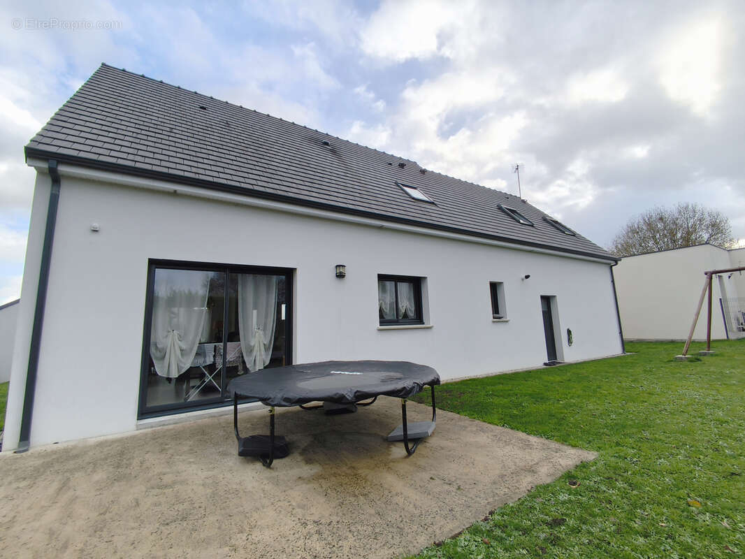 Maison à PARIGNE-L'EVEQUE