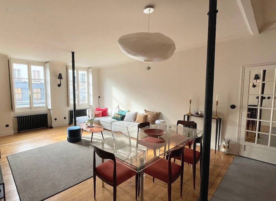 Appartement à VERSAILLES