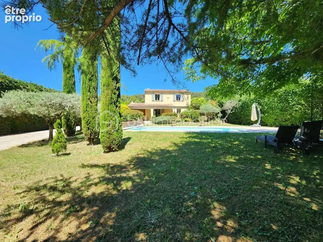 Maison à CADENET