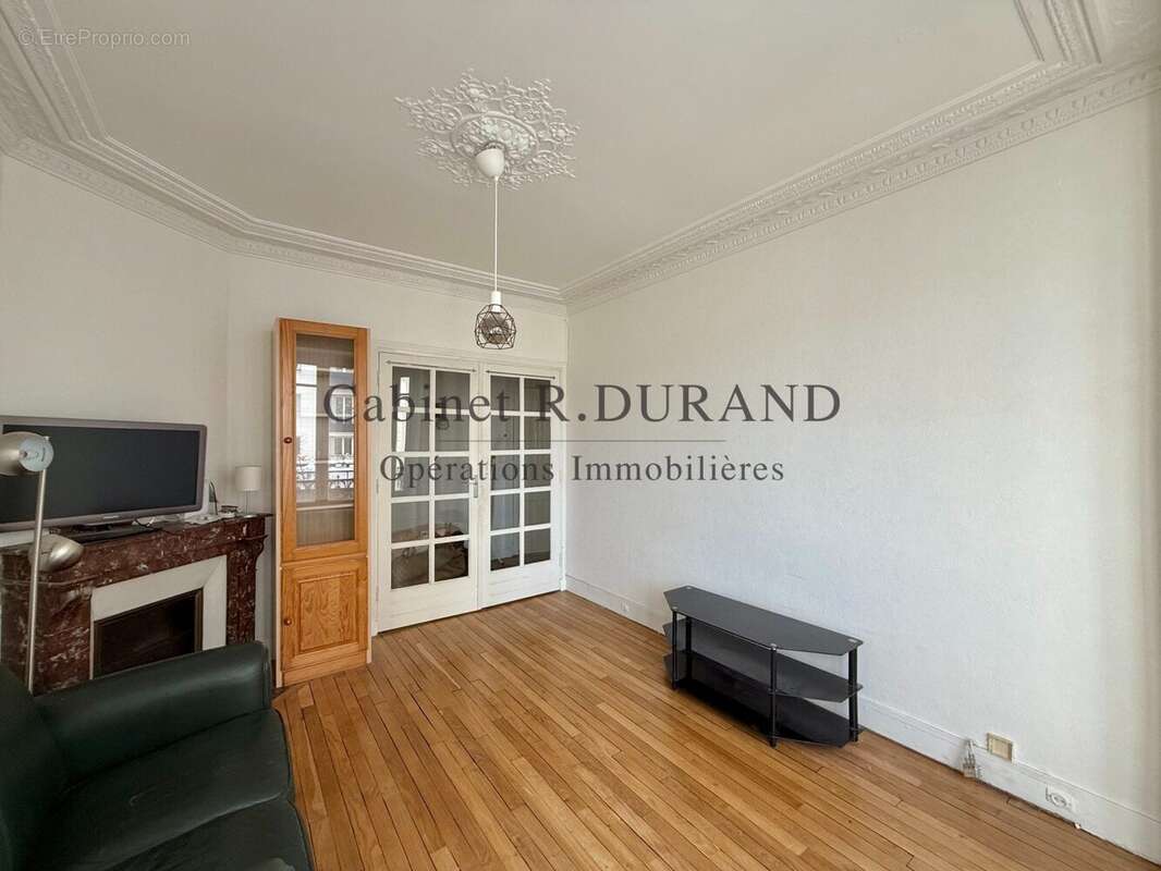 Appartement à COURBEVOIE