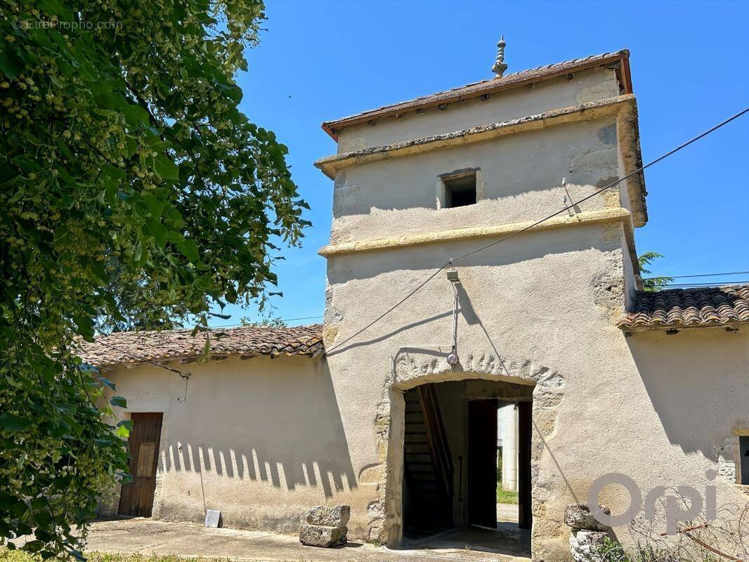Maison à LAGARDE