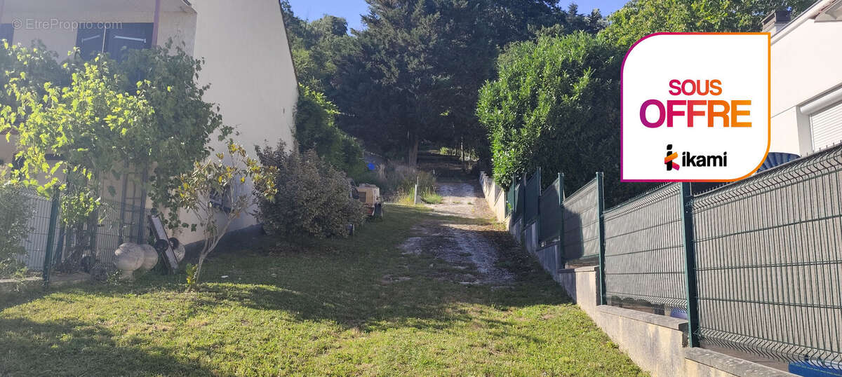 Terrain à SAULX-LES-CHARTREUX