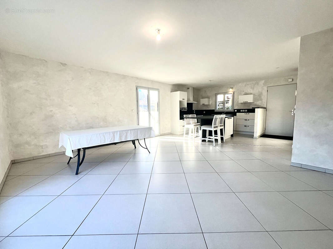 Maison à GIOU-DE-MAMOU