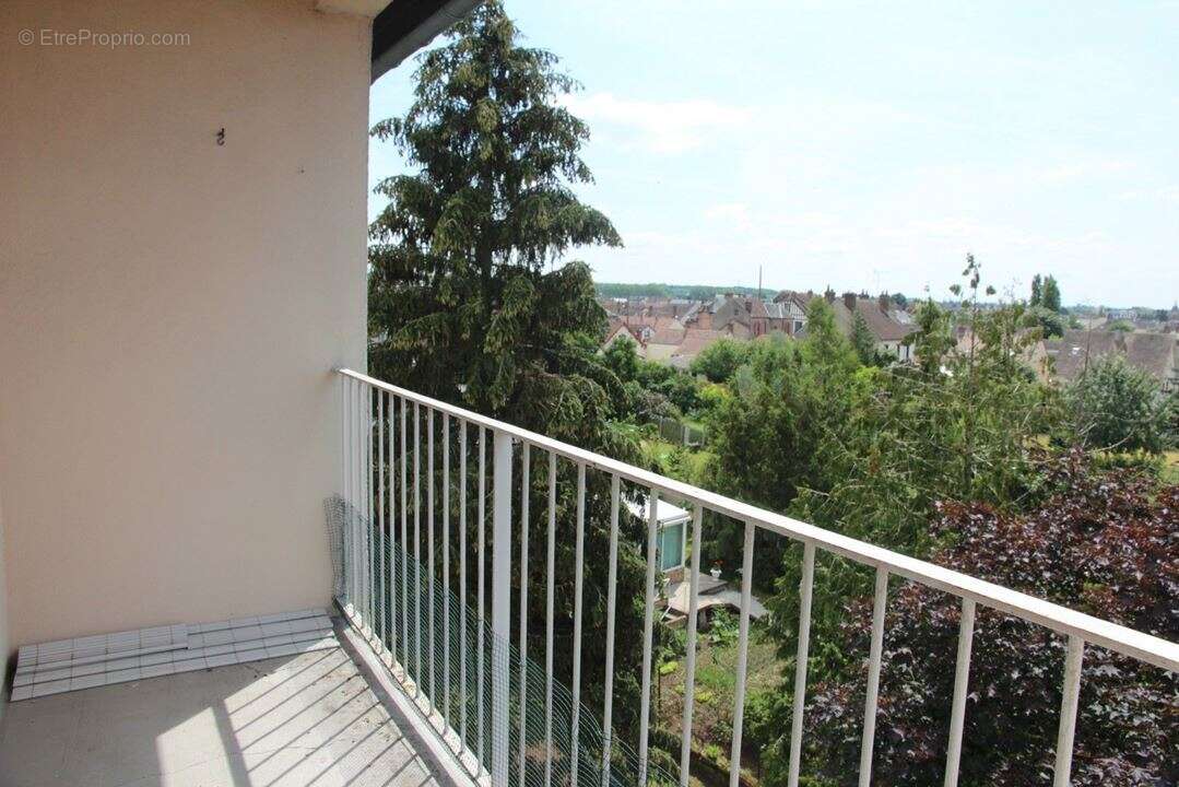Appartement à CHALETTE-SUR-LOING