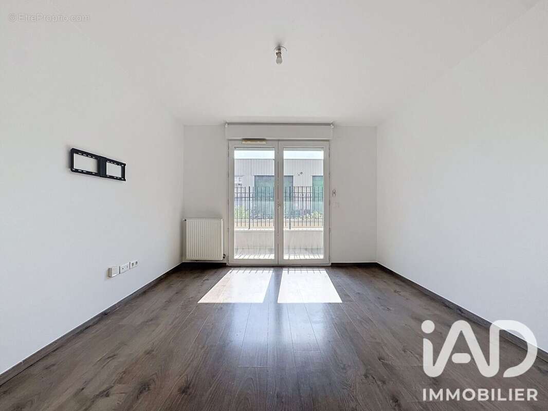 Photo 2 - Appartement à BUSSY-SAINT-GEORGES