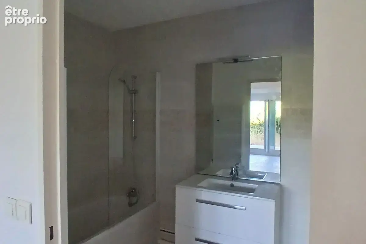 T5 E02660029L - Dans petite copropriété spacieux T5 de 98m² avec jardin de 93m² proche calanques - photo 13