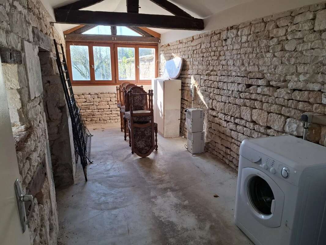 Maison à CHEF-BOUTONNE