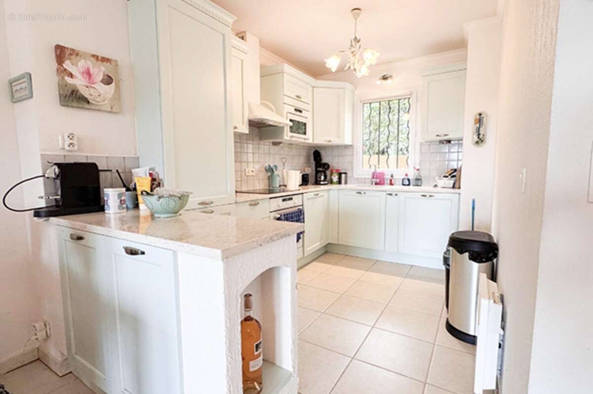 Maison à ROQUEBRUNE-SUR-ARGENS