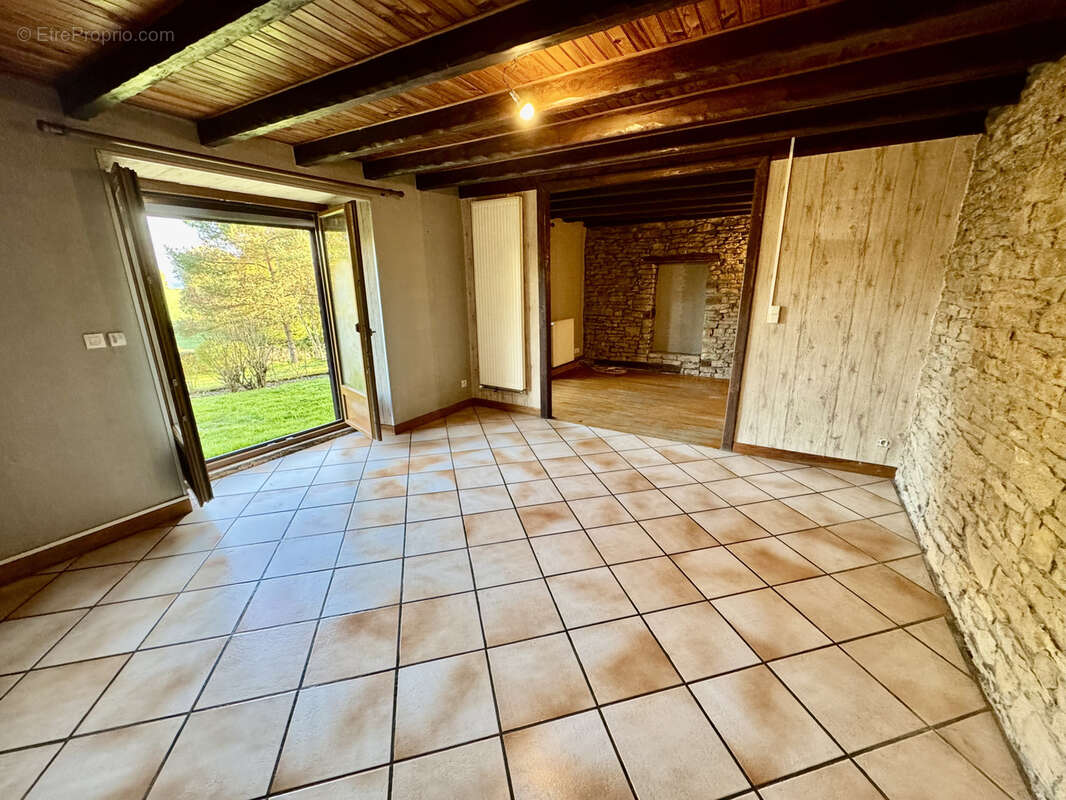 Maison à VILLERSEXEL