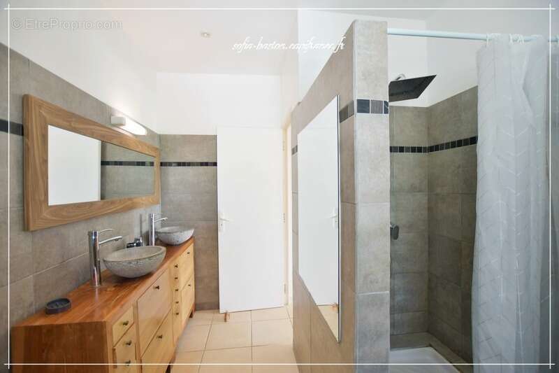 Maison à LES TROIS-ILETS