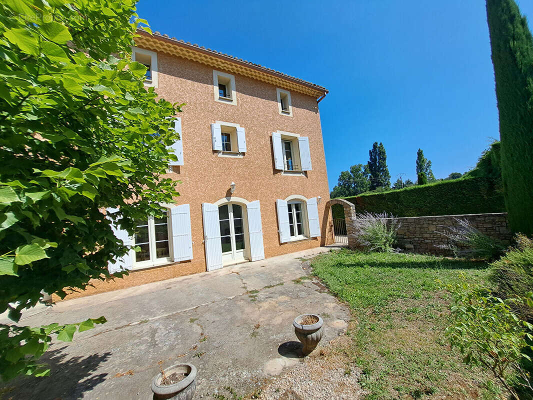 Grande demeure familiale avec piscine dans un bel environnement - photo 14