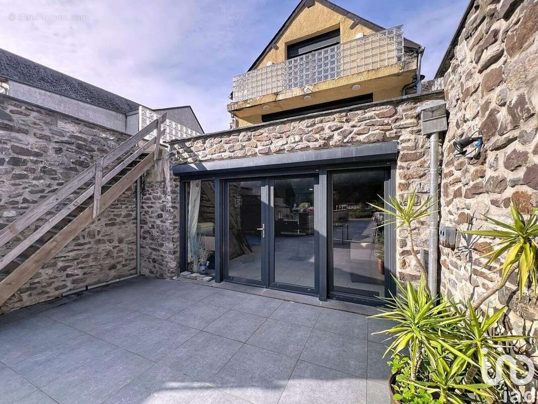 Photo 5 - Commerce à CHOOZ