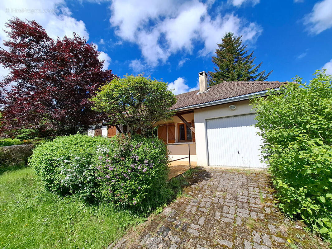 Maison à PONT-DU-NAVOY