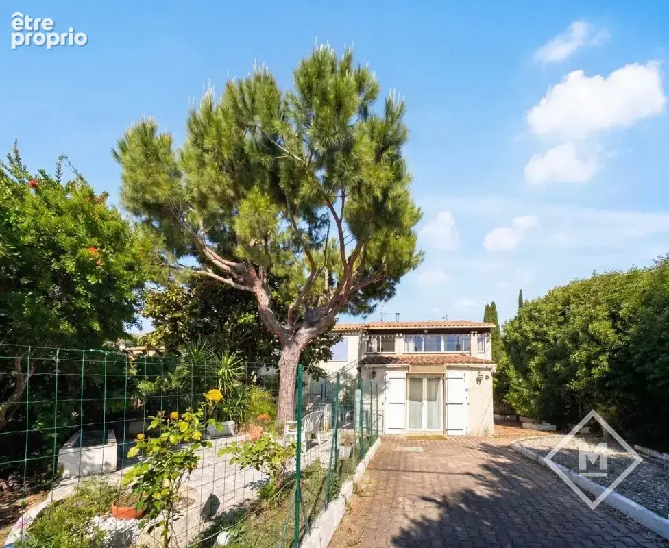 Maison de charme de 180m2 idéalement située à Plan de Cuques - photo 2