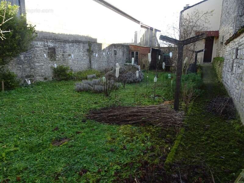 Maison à HIERSAC