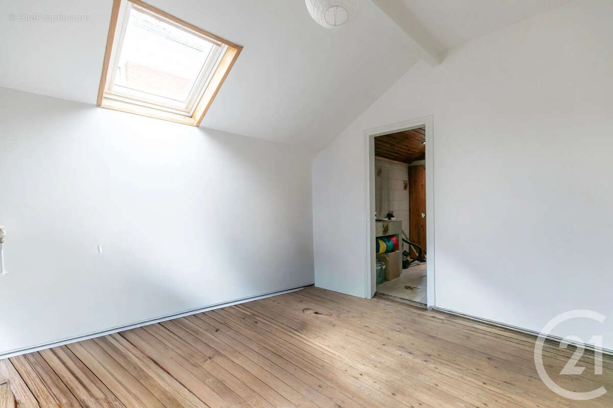 Maison à SAINT-MAUR-DES-FOSSES