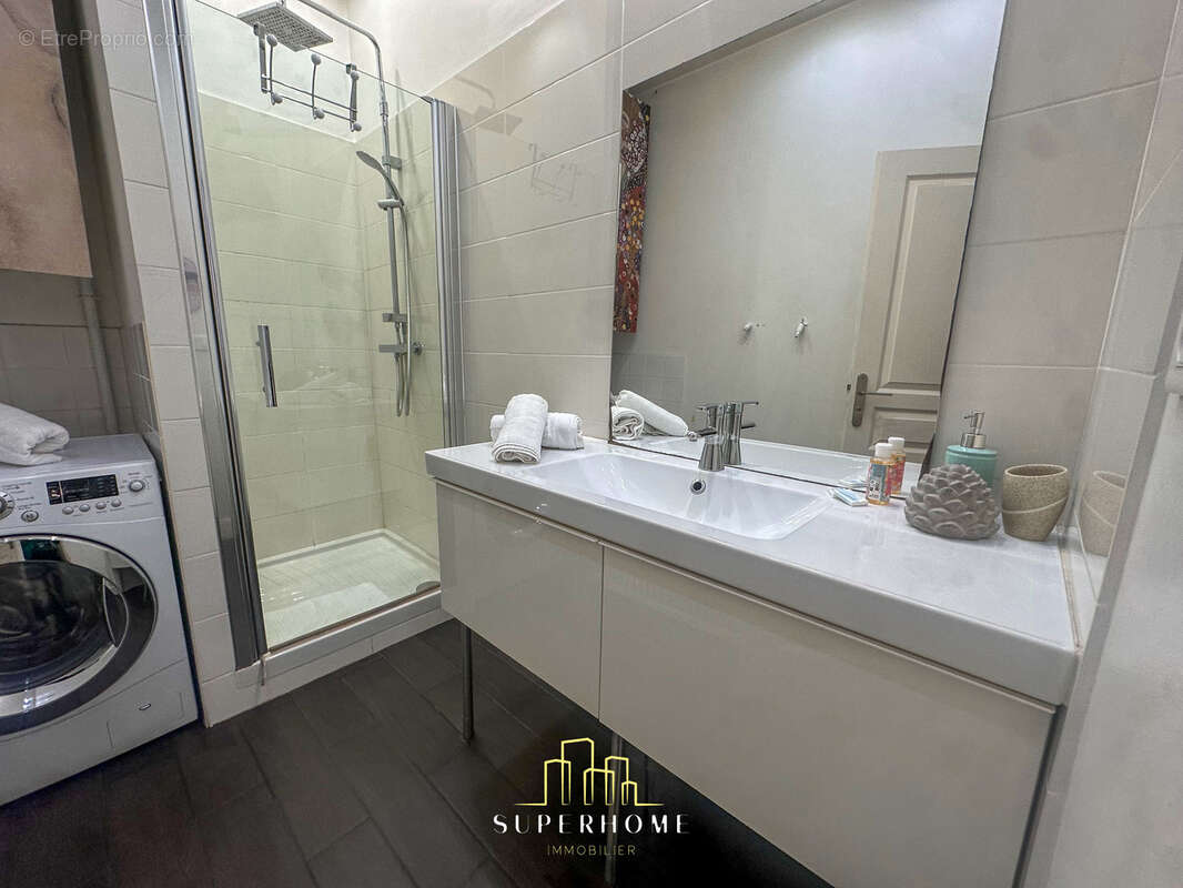 Appartement à MARSEILLE-1E